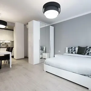Apartament Center Studio - Porta Romana, Mediolan